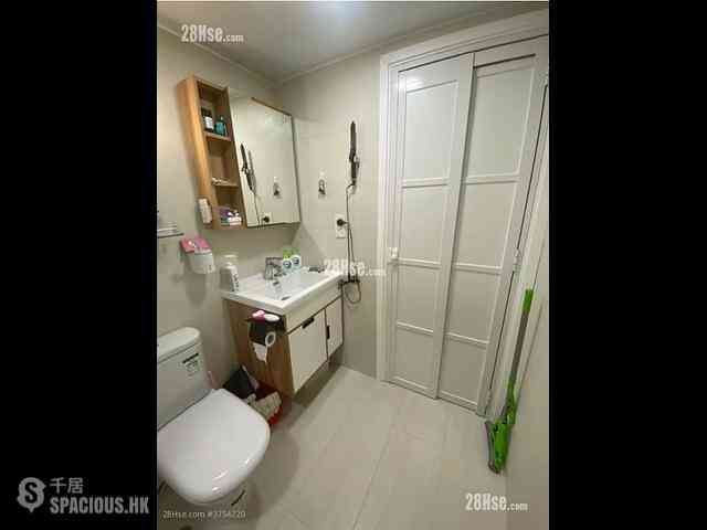 Kennedy Town - University Heights Block 2 05