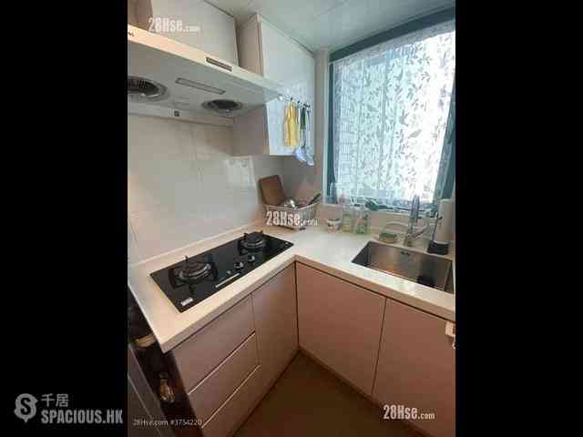 Kennedy Town - University Heights Block 2 07