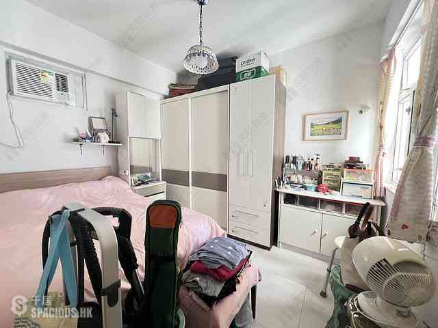 Sai Ying Pun - Hing Hon Building 04