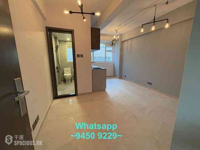 Sheung Wan - Des Voeux Building 04