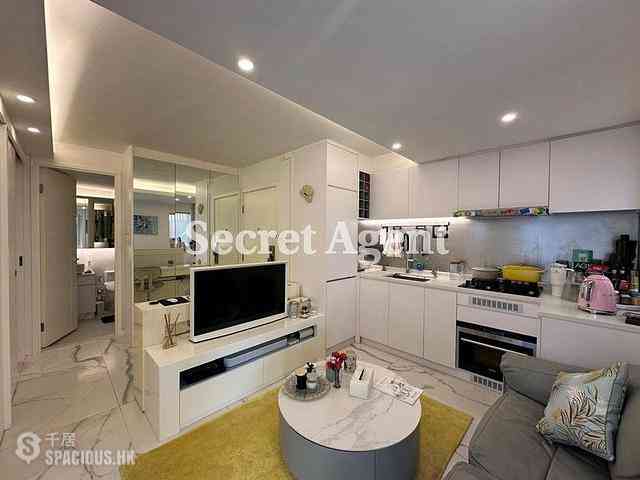 Sai Ying Pun - Fook Moon Building 03