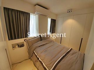 Sai Ying Pun - Fook Moon Building 05