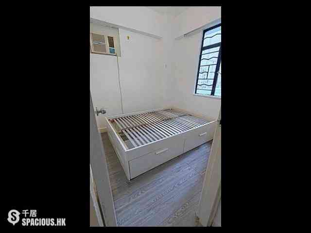 Sai Ying Pun - Hang Fuk Mansion 03
