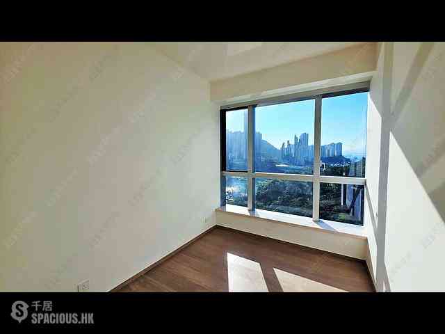 Wong Chuk Hang - Marinella Block 1 07