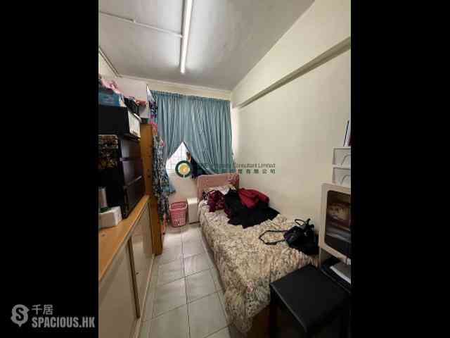 Sham Shui Po - Kin Sun Building 05