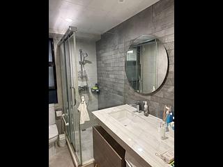 Mid Levels Central - Robinson Heights Block 1 03