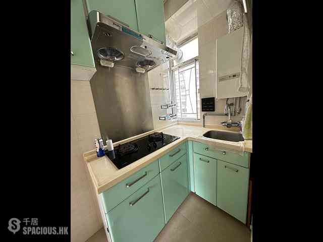 Shau Kei Wan - Ho King Building 02