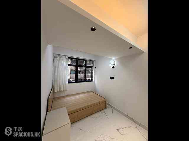 Mong Kok - Lee Hing Building 12
