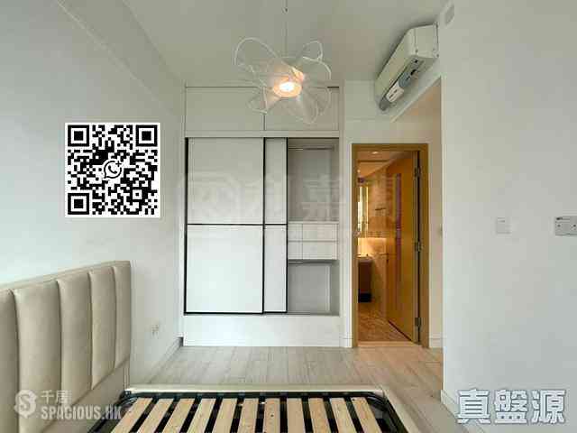 Tseung Kwan O - Twin Peaks Block 1 03