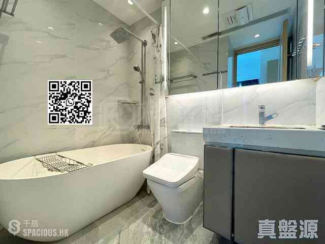 Tseung Kwan O - Twin Peaks Block 1 05