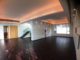 The Peak - Chelsea Court House 1 02