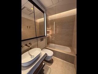 Mid Levels West - The Legacy Phase 1 Tower 2 12