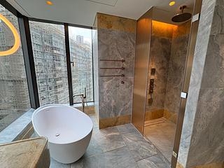 Mid Levels West - The Legacy Phase 1 Tower 2 08