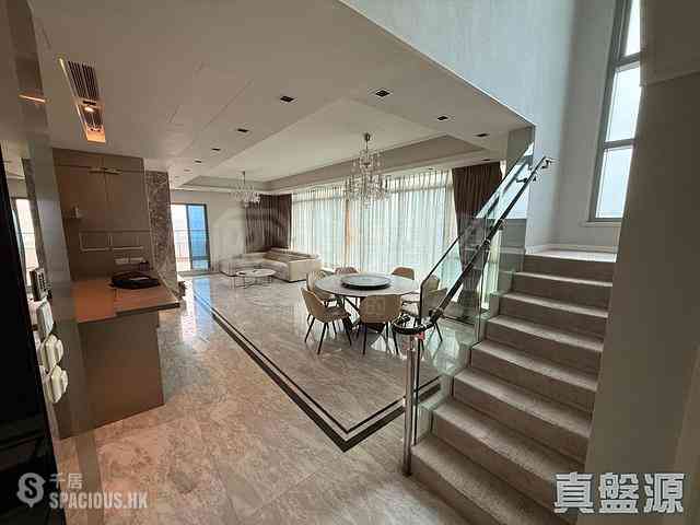 West Kowloon - The Harbourside Block 3 01