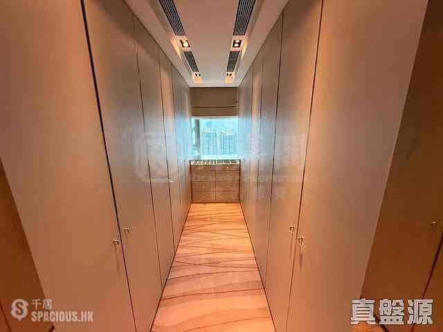 West Kowloon - The Harbourside Block 3 05