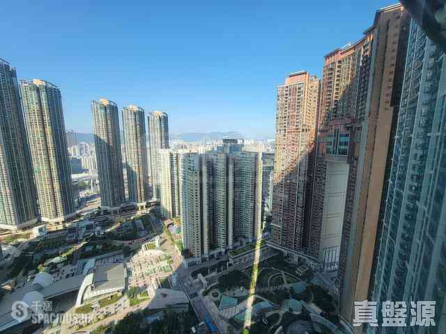 West Kowloon - The Harbourside Block 3 01