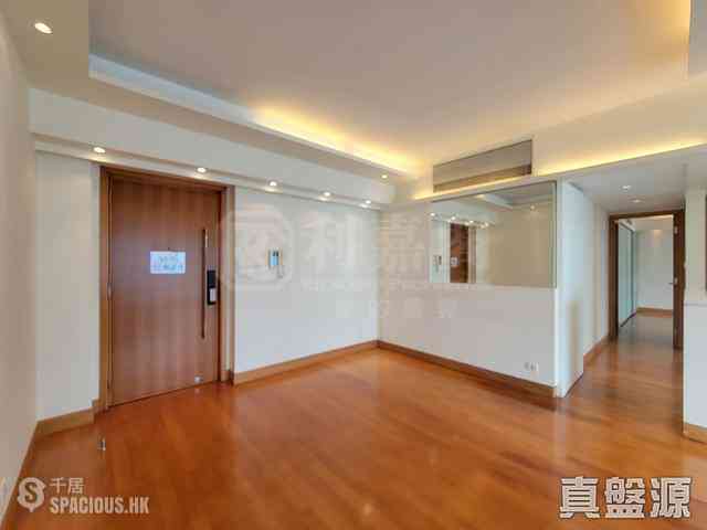 West Kowloon - The Harbourside Block 3 02