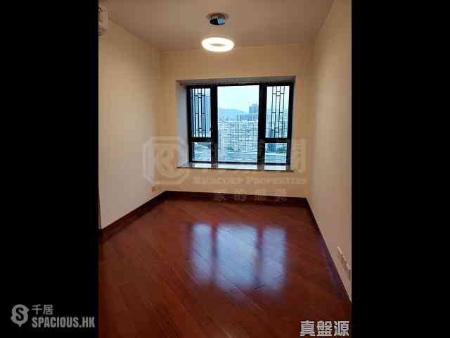 West Kowloon - The Arch Star Tower (Block 2) 03