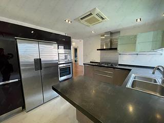 Tai Tam - Hong Kong Parkview Parkview Rise Block 8 04