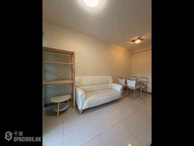 Tung Chung - Coastal Skyline Phase 3 La Rossa Block B (Block 8) 06