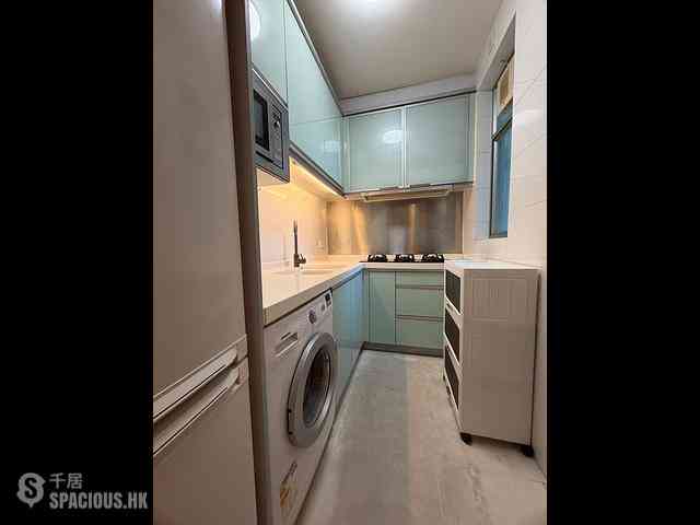 Tung Chung - Coastal Skyline Phase 3 La Rossa Block B (Block 8) 08