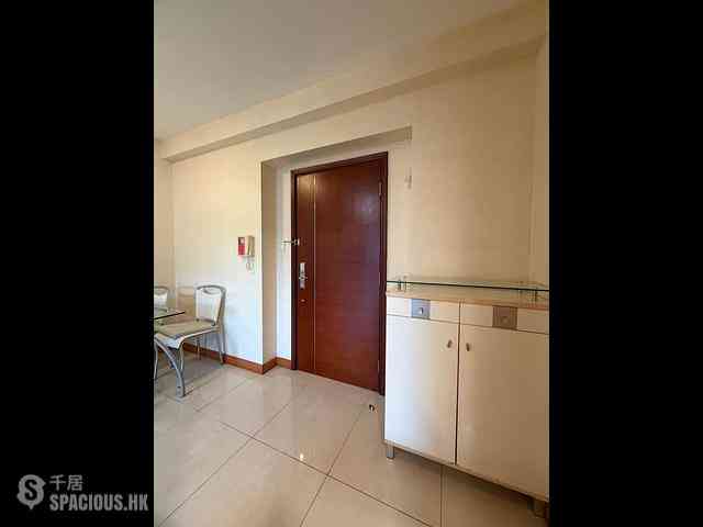 Tung Chung - Coastal Skyline Phase 3 La Rossa Block B (Block 8) 09