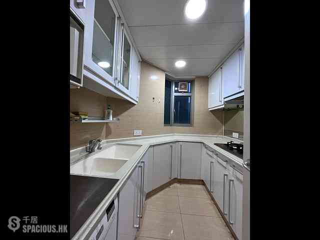 Tung Chung - Caribbean Coast Phase 2 Albany Cove Tower 7 05