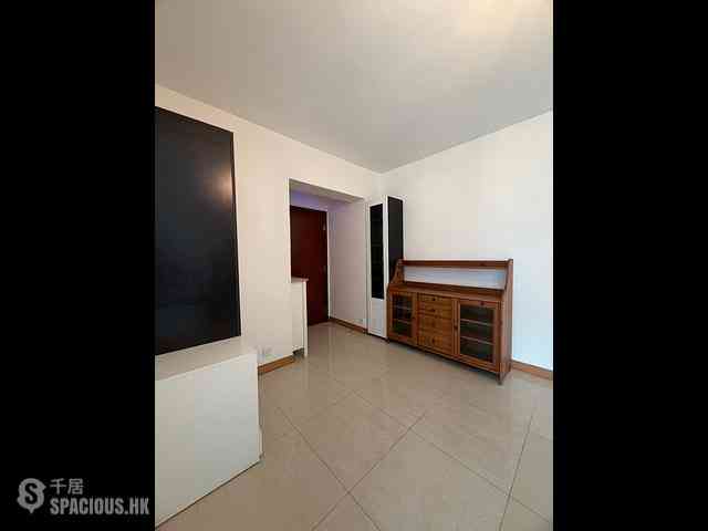 Tung Chung - Coastal Skyline Phase 3 La Rossa Block B (Block 8) 02