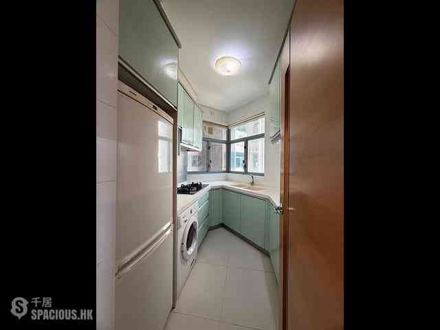 Tung Chung - Coastal Skyline Phase 3 La Rossa Block B (Block 8) 03