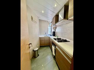 Mid Levels Central - Jing Tai Garden Mansion 07