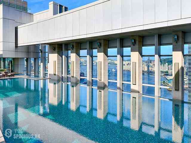 Central - Four Seasons Place 04