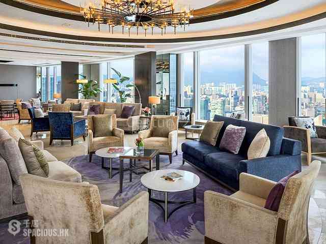 Central - Four Seasons Place 05