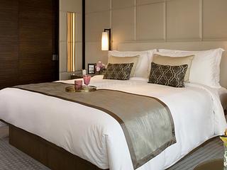 Central - Four Seasons Place 03