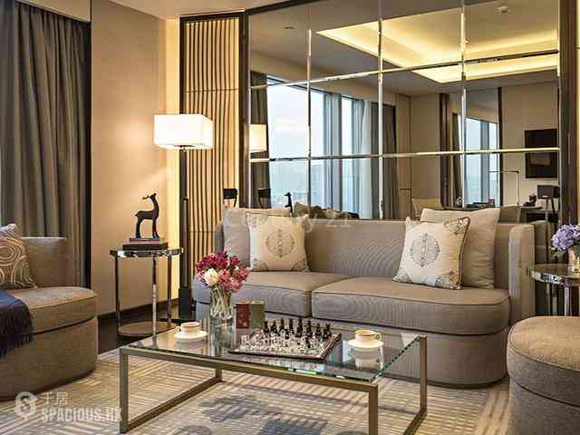 Central - Four Seasons Place 01
