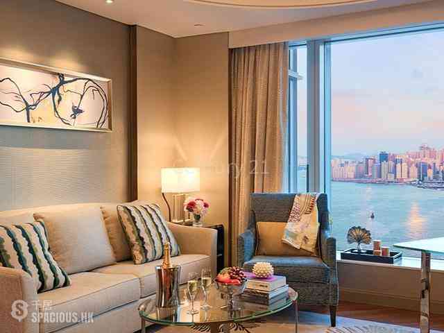 Central - Four Seasons Place 02