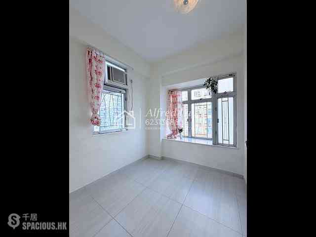 Mong Kok - Hung Hay Building 04