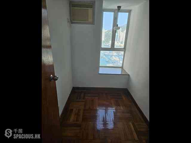 Ap Lei Chau - Marina Habitat Block 3 12