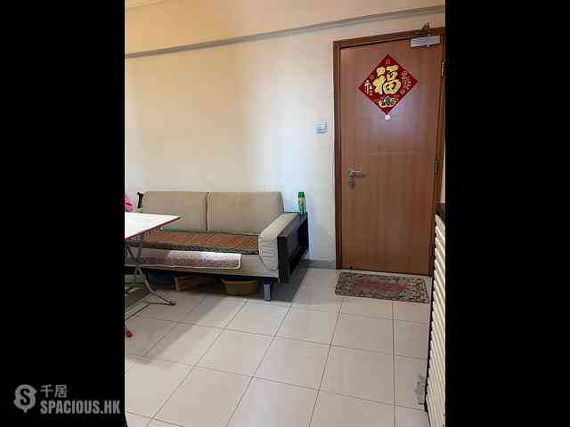Sai Ying Pun - Kwan Yick Building 01