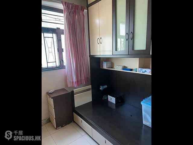 Sai Ying Pun - Kwan Yick Building 05
