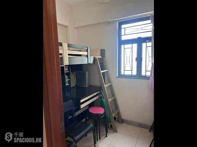 Sai Ying Pun - Kwan Yick Building 09