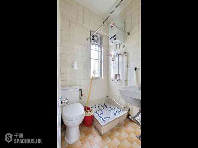 Shau Kei Wan - Kam Key Mansion 05