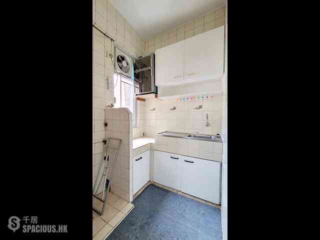 Shau Kei Wan - Kam Key Mansion 04