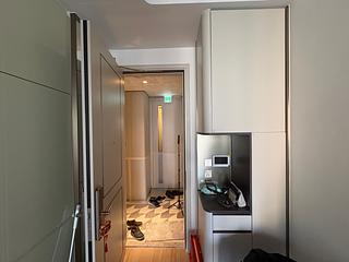 Wan Chai - The Avenue Phase 2 Block 3 04