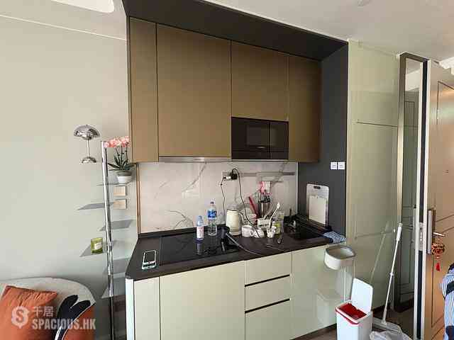 Wan Chai - The Avenue Phase 2 Block 3 05