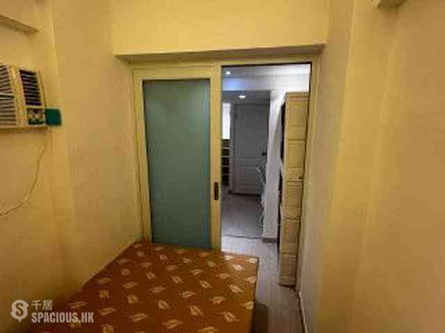 Cheung Sha Wan - Yee Wa Building 07