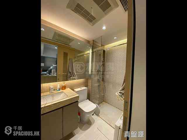 Tseung Kwan O - Twin Peaks Block 2 04