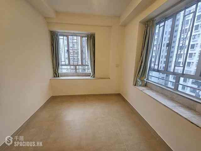 Sha Tin - Lucky Plaza 03