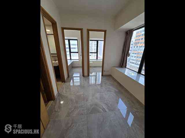 Wan Chai - 112, Johnston Road 07