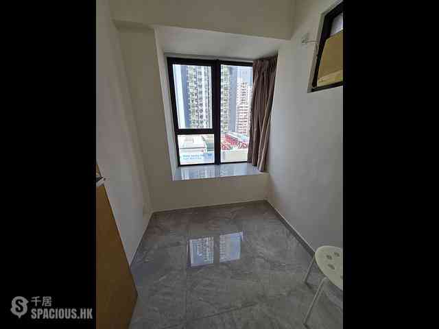 Wan Chai - 112, Johnston Road 08