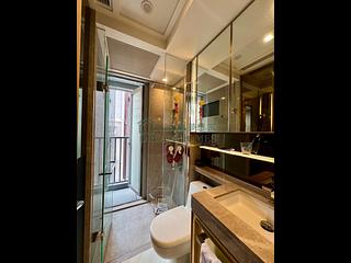 Sai Ying Pun - King's Hill 07